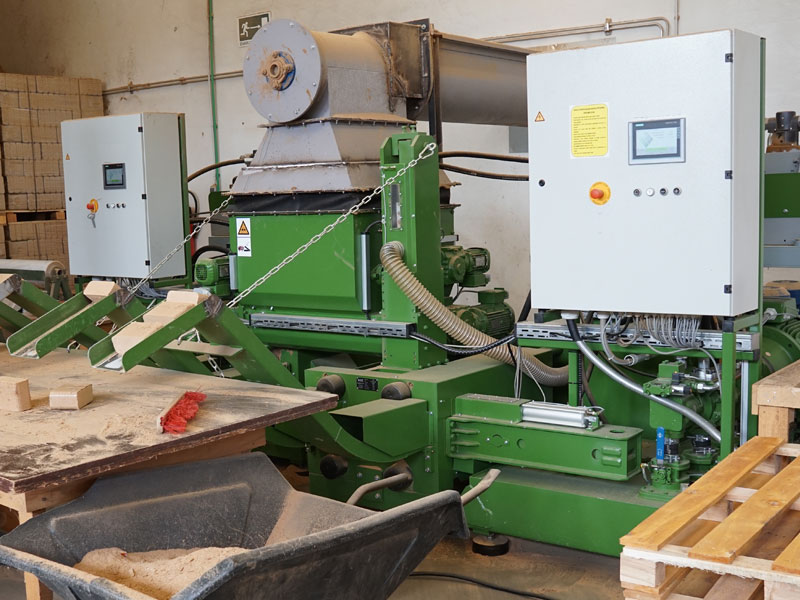 Briquetting Presses RUF for wood, peat, aluminium, miscanthus and other  material